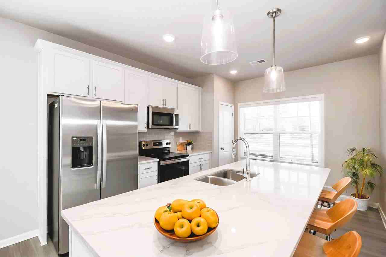 504 504 Elliston Place - Photo 3 of 30