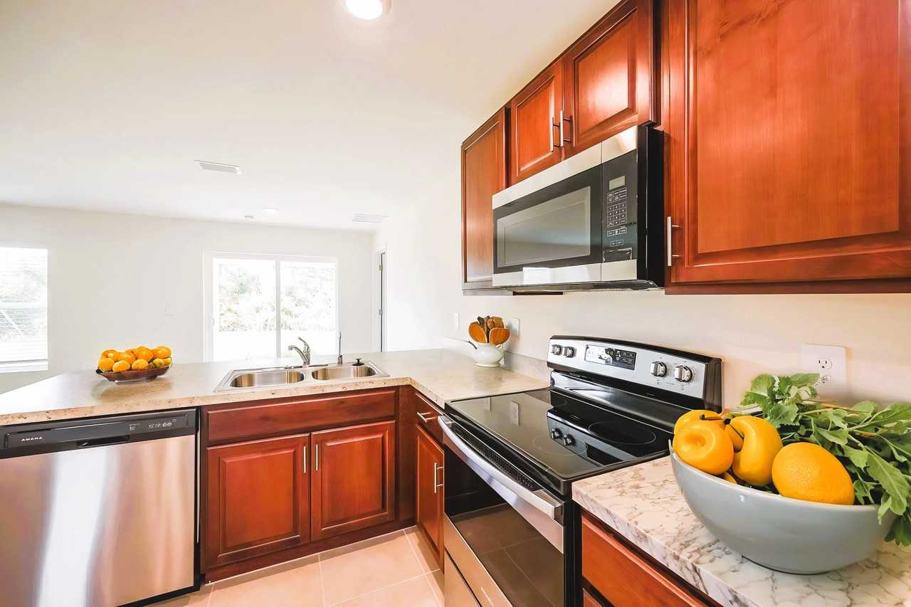 3020 3020 64th St W - Photo 2 of 23