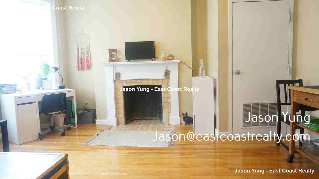 17 Highgate St #4 - Photo 5 of 9