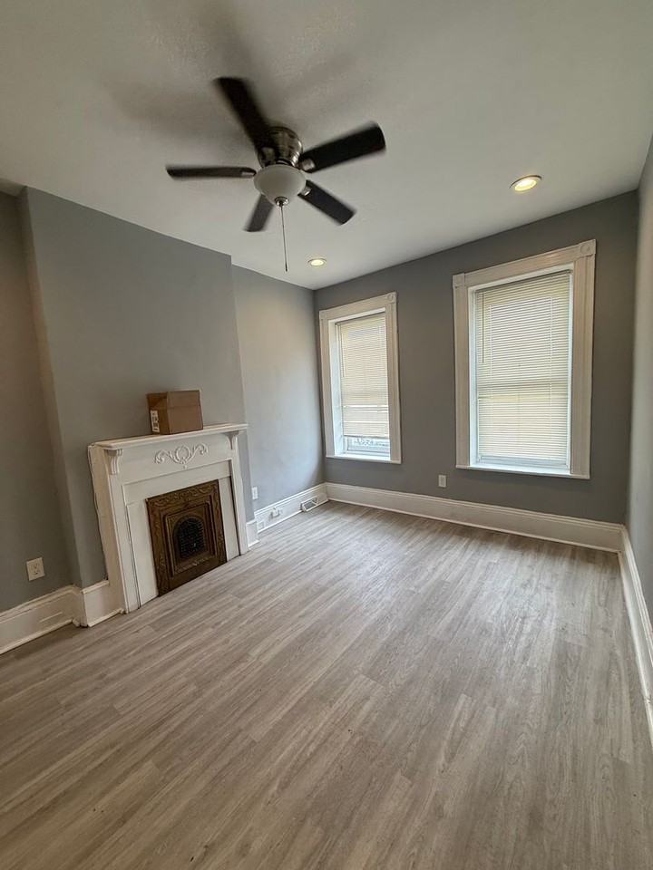 32 Commerce St - Photo 5 of 18