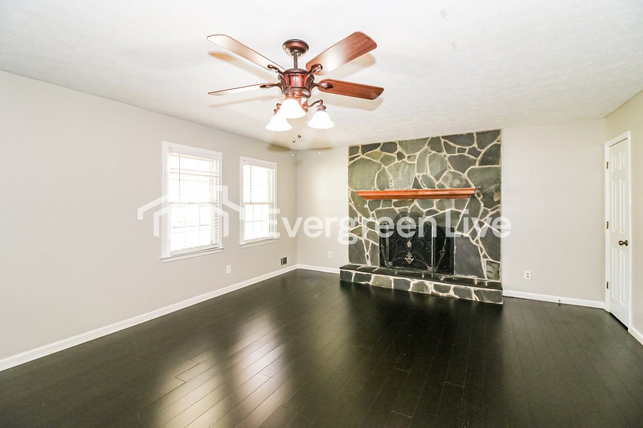 146 Camp Creek Dr - Photo 3 of 15