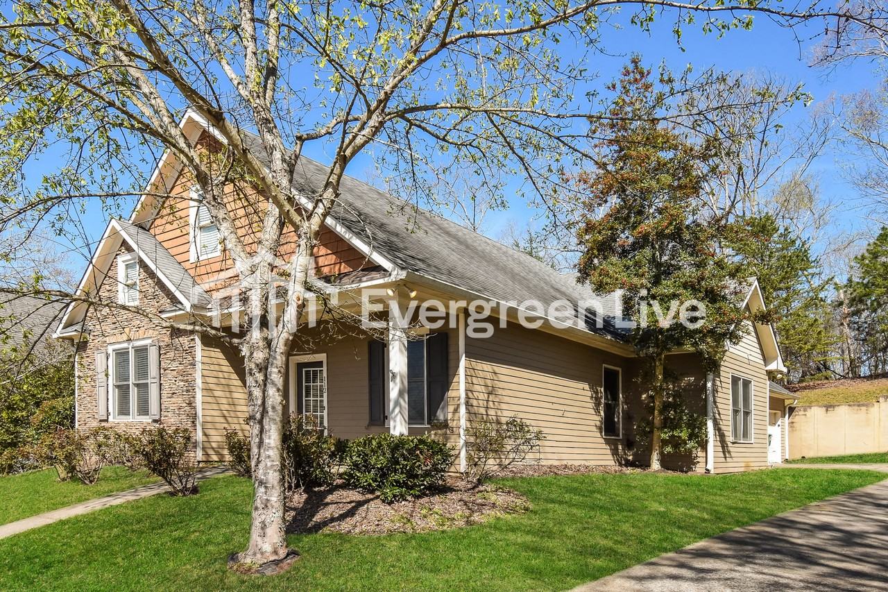 112 Covington Dr - Photo 2 of 15