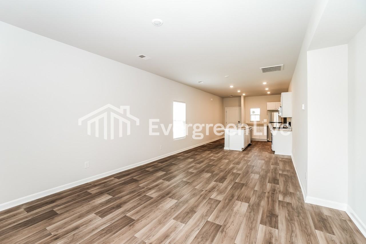 364 Pine Crest View Dr - Photo 3 of 15