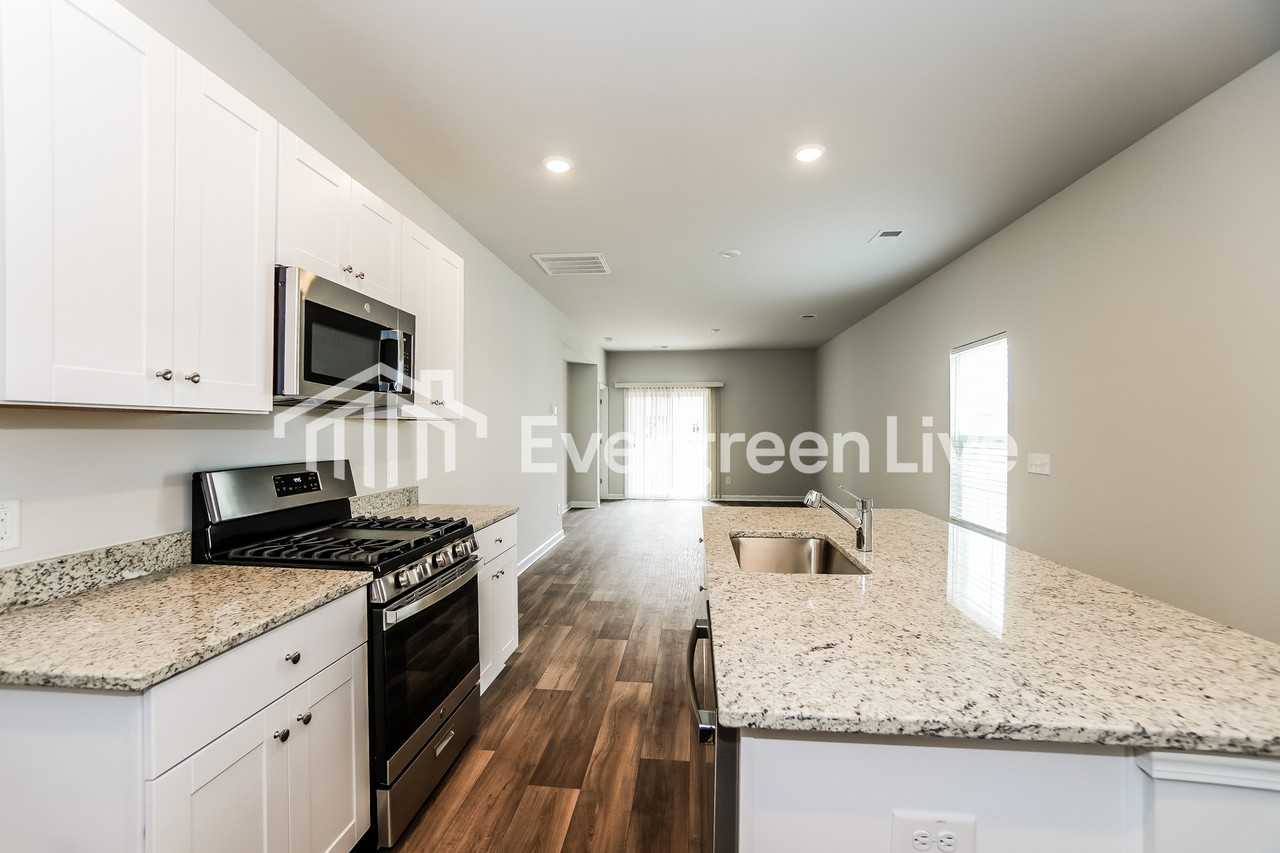 364 Pine Crest View Dr - Photo 5 of 15