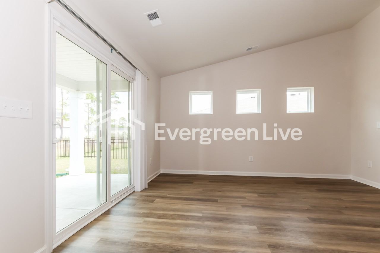 2275 Courtina Way - Photo 2 of 15