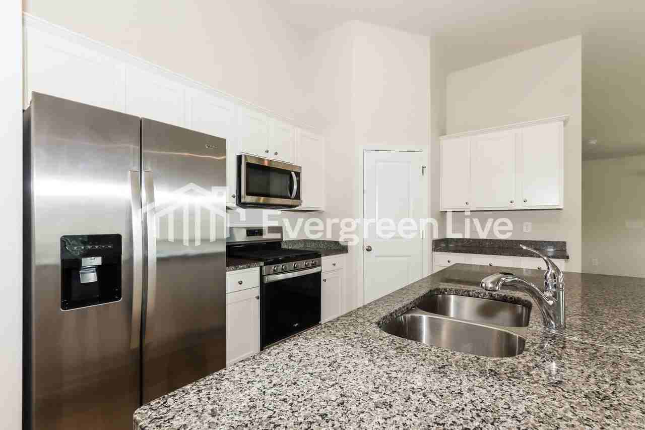 2275 Courtina Way - Photo 6 of 15