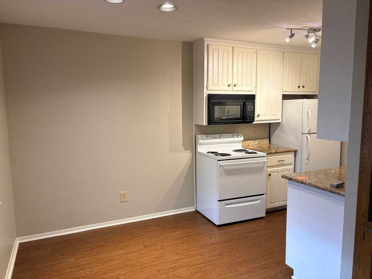 1421 S 12th St #213 - Photo 5 of 8