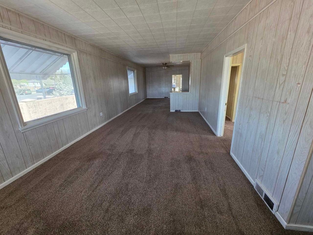 357 E 100 N - Photo 2 of 18