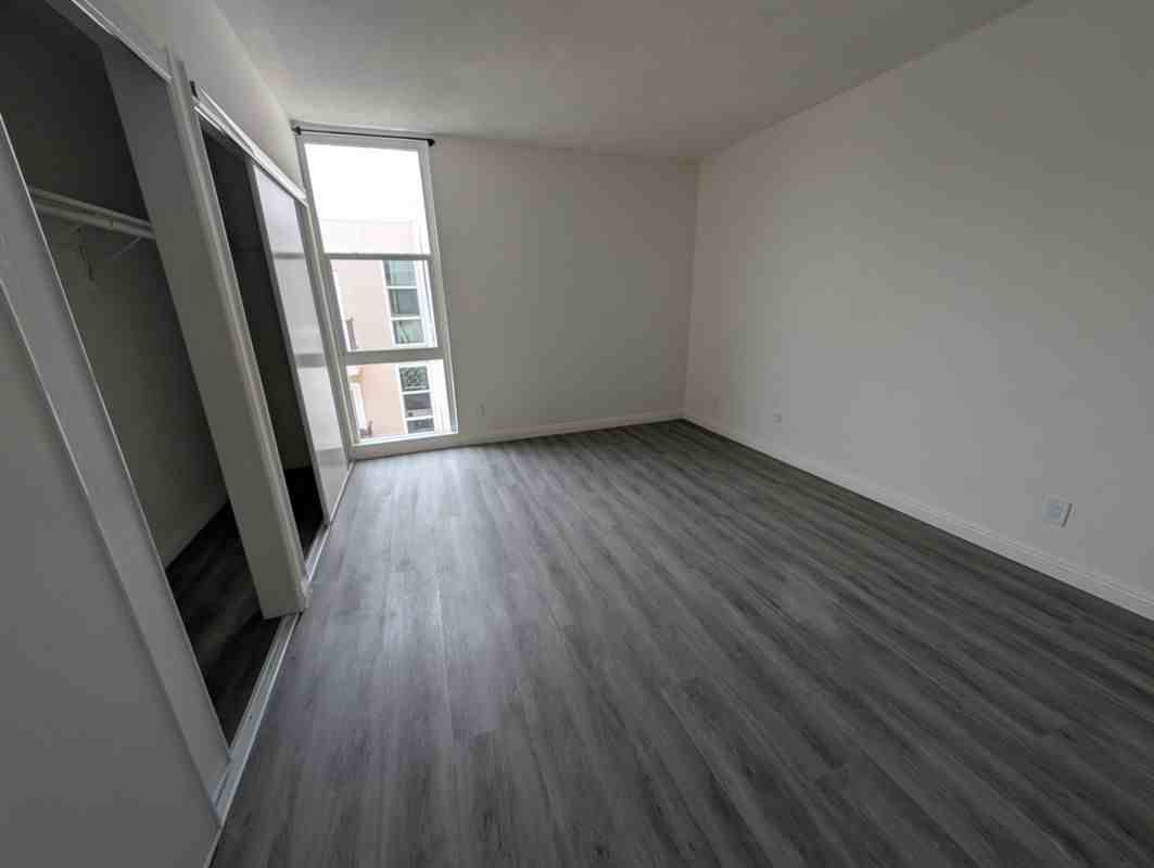 336 N Berendo St ##305 - Photo 6 of 7