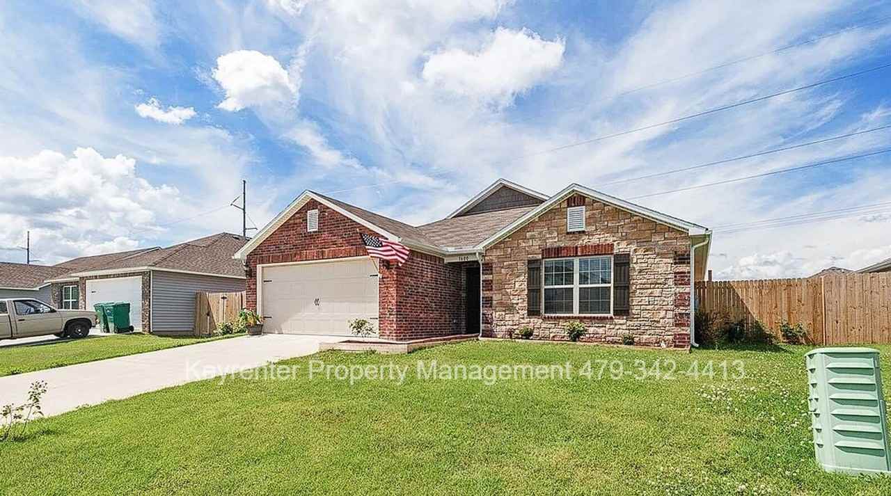 1600 Edinburgh Dr - Photo 2 of 10