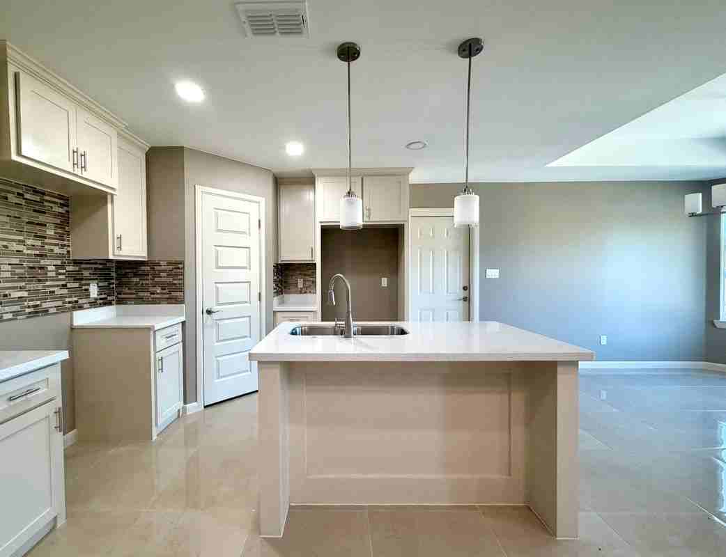 3411 Elmira Ave - Photo 2 of 21