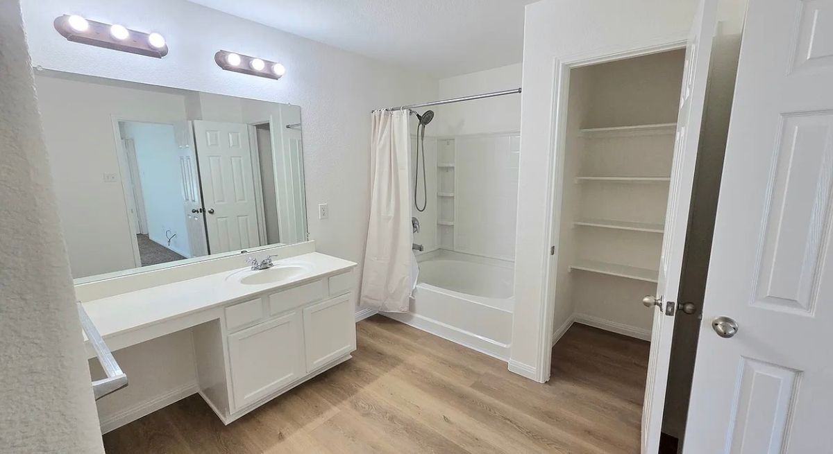 1241 Kachina Ln - Photo 4 of 16