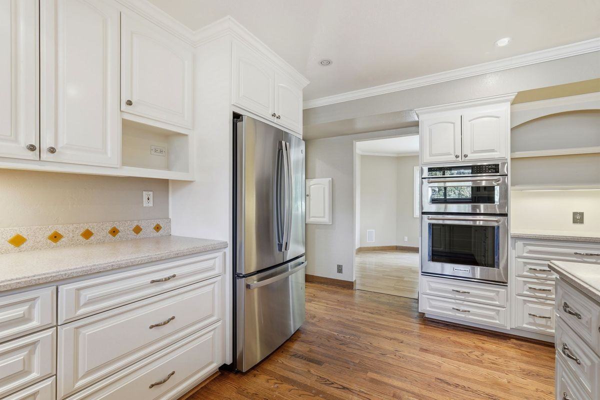 12456 Newport Ct - Photo 6 of 50