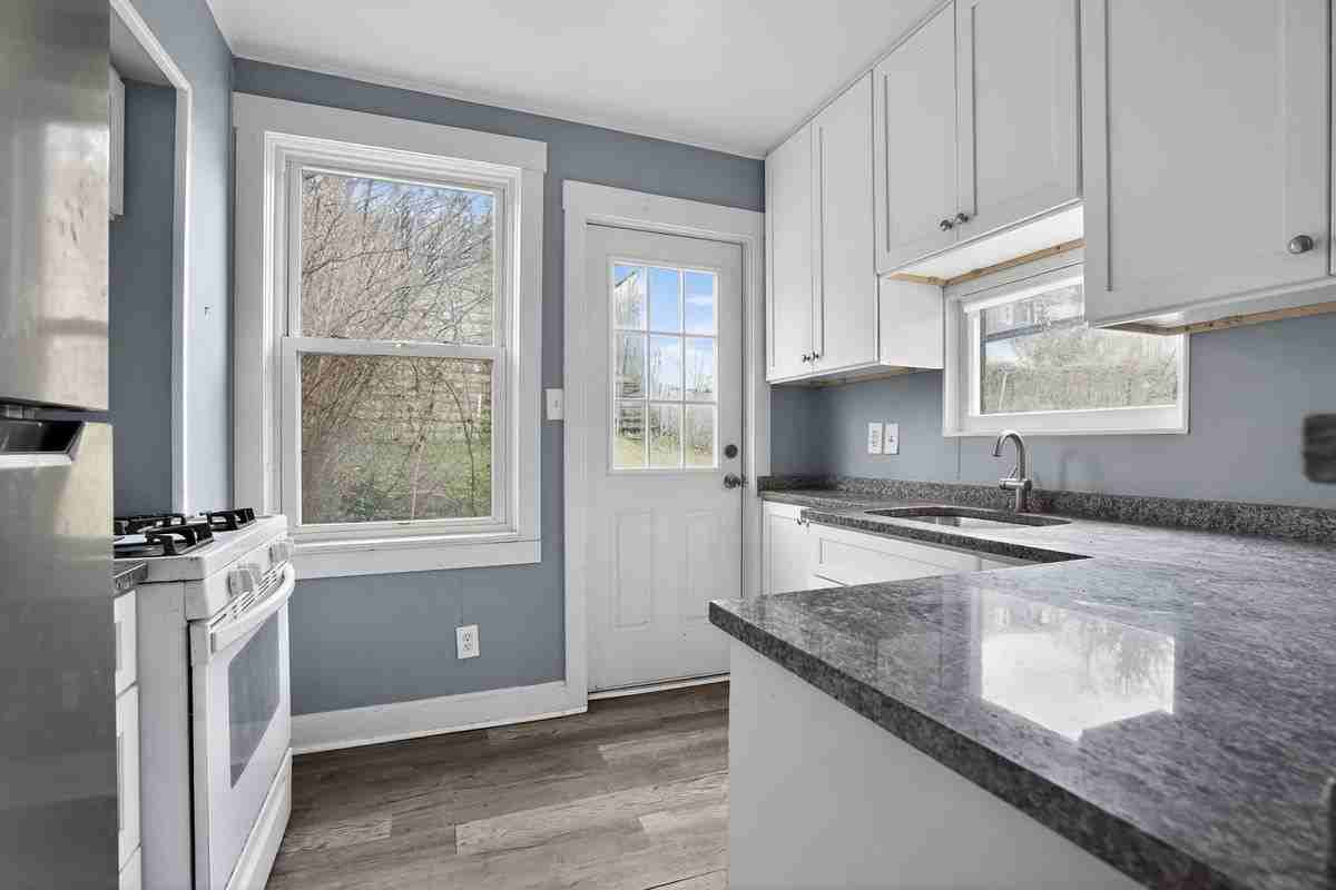 217 Reifert St - Photo 3 of 16