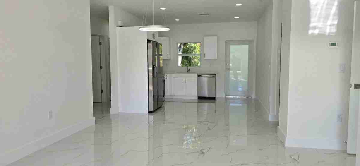 5216 29th St Sw - Photo 3 of 6