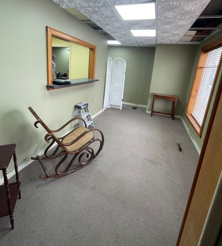 122 E Main St - Photo 4 of 7