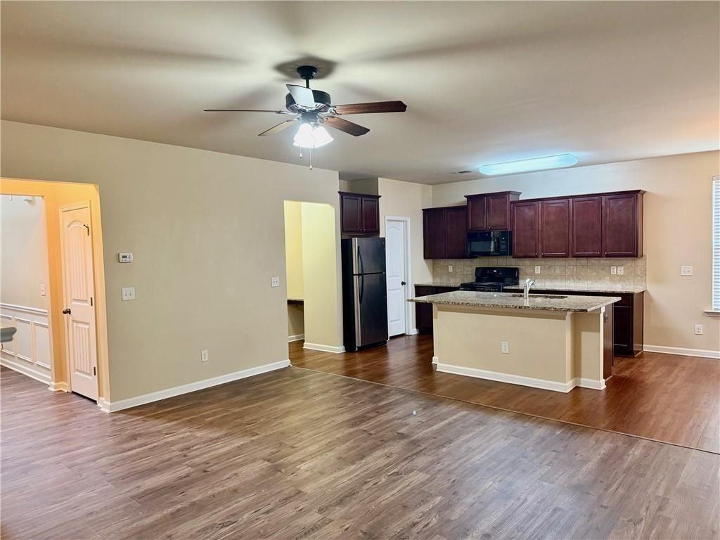 2159 Baywood Tree Ln - Photo 2 of 10