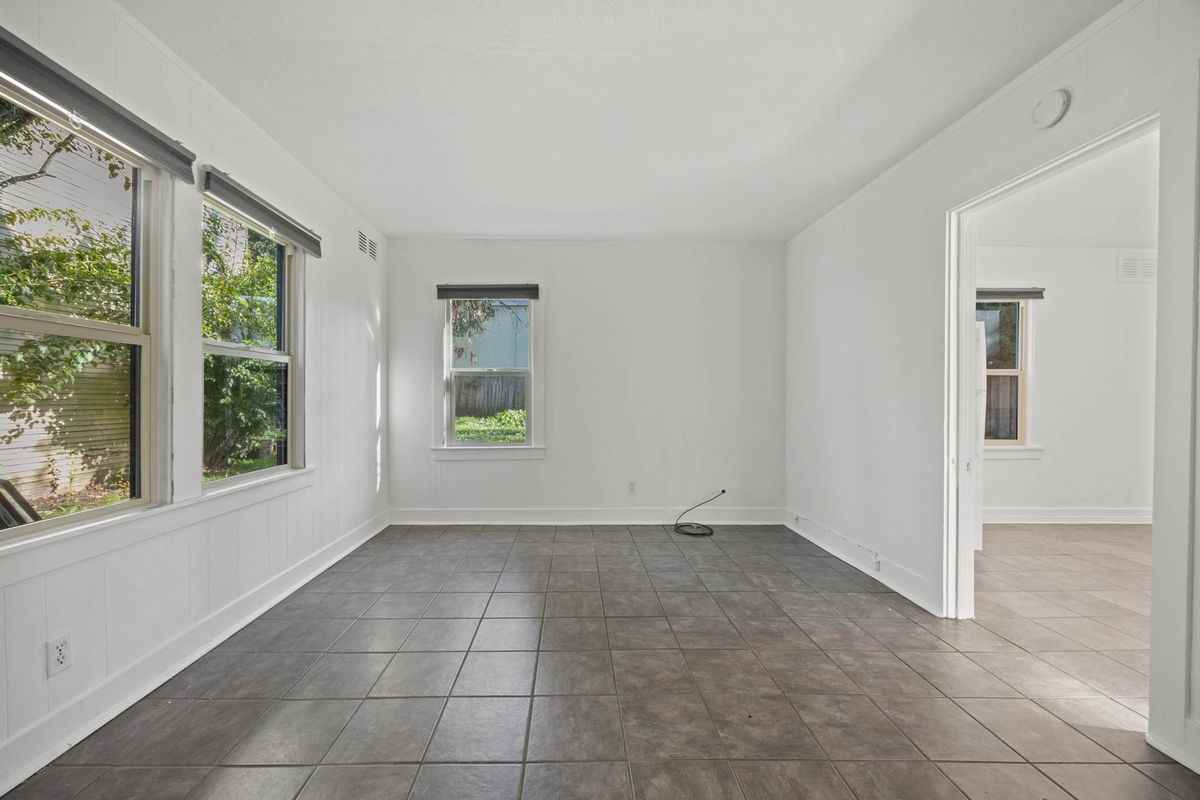 1816 Carleton St ##F - Photo 3 of 26