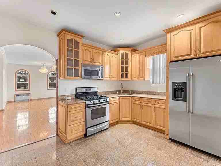 2925 Morgan Ave ##2 - Photo 2 of 3