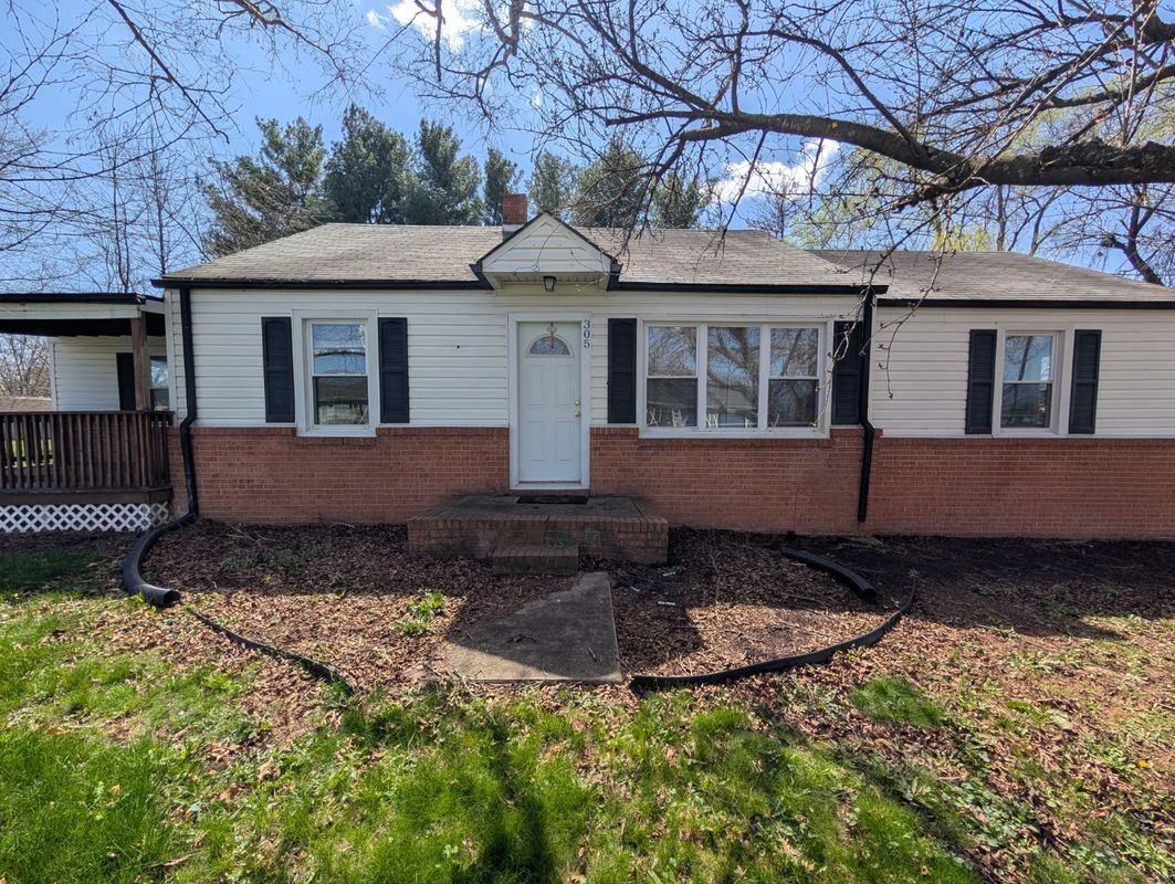 305 8th St - Photo 4 of 22