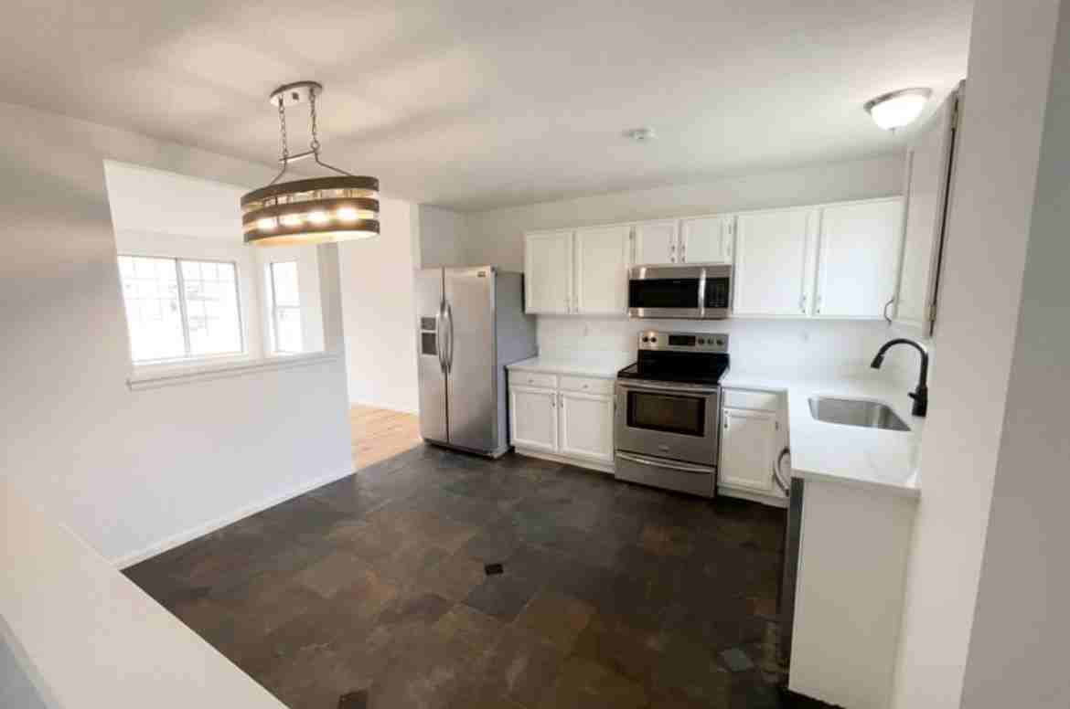 12117 Monaco Dr - Photo 5 of 19