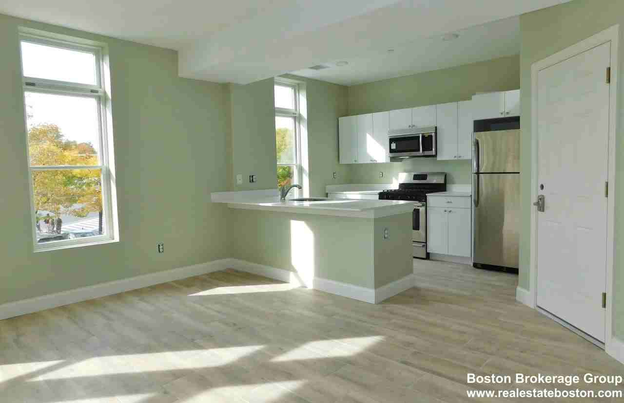 10 Roxbury St. - Photo 2 of 50