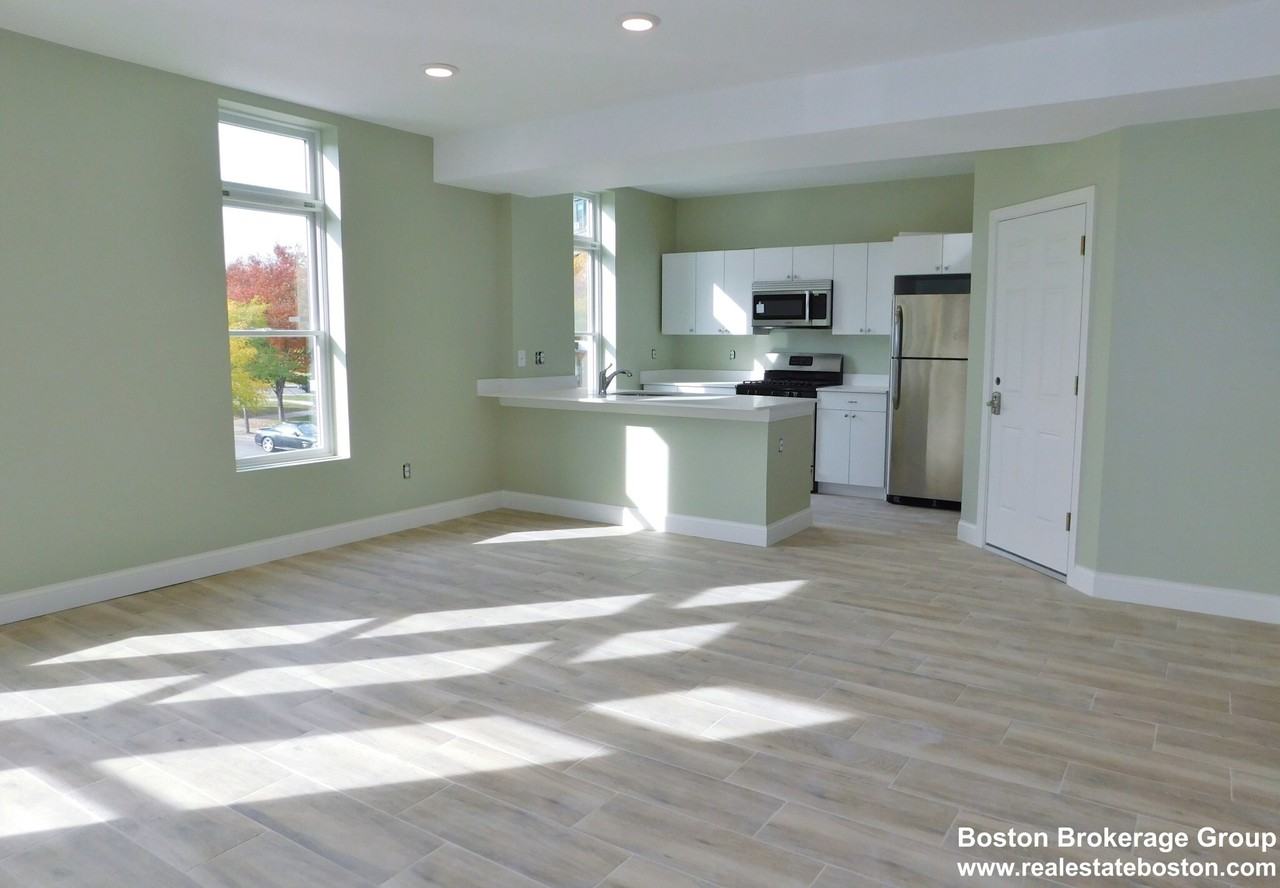 10 Roxbury St. - Photo 3 of 50