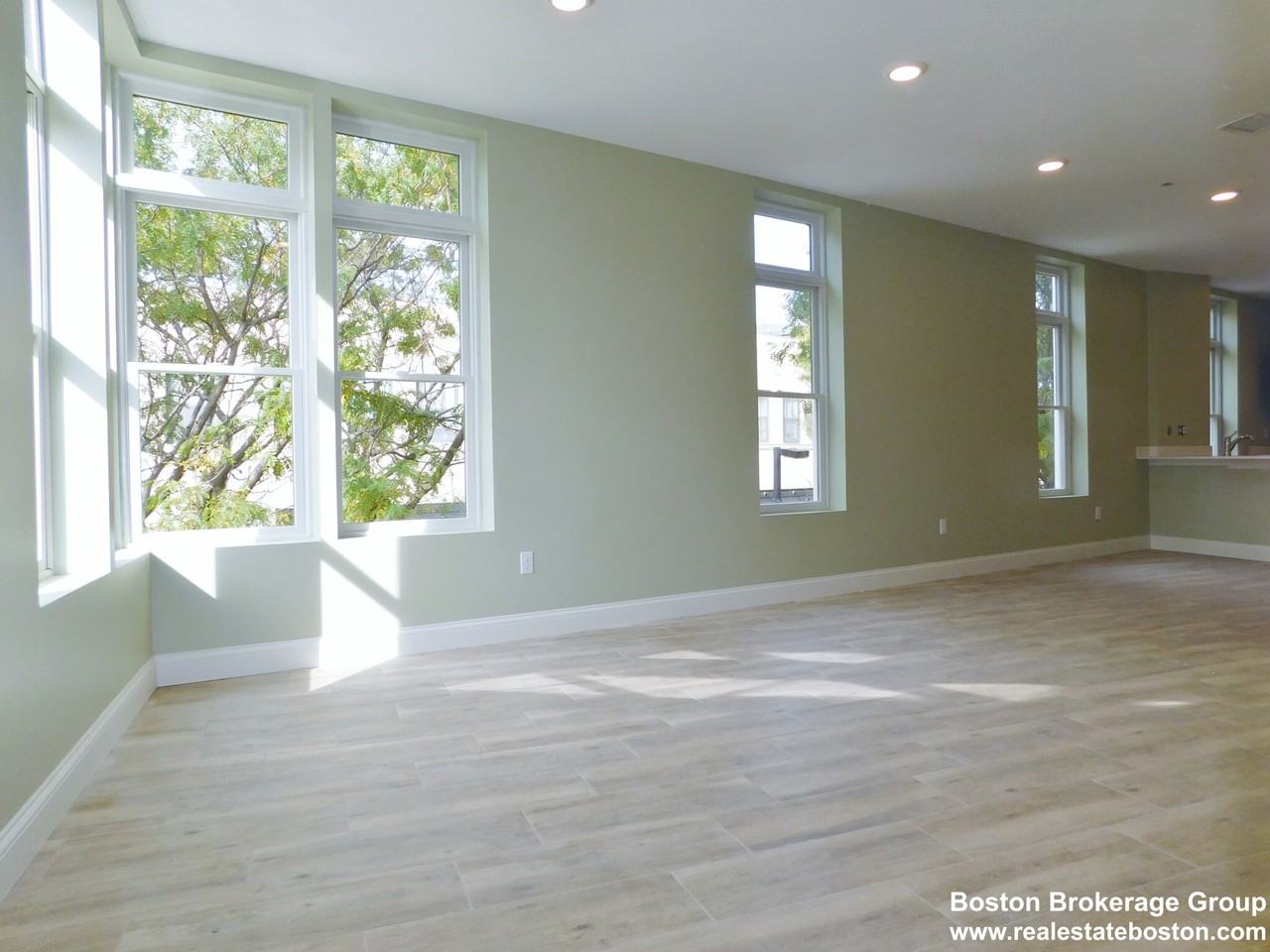 10 Roxbury St. - Photo 6 of 50