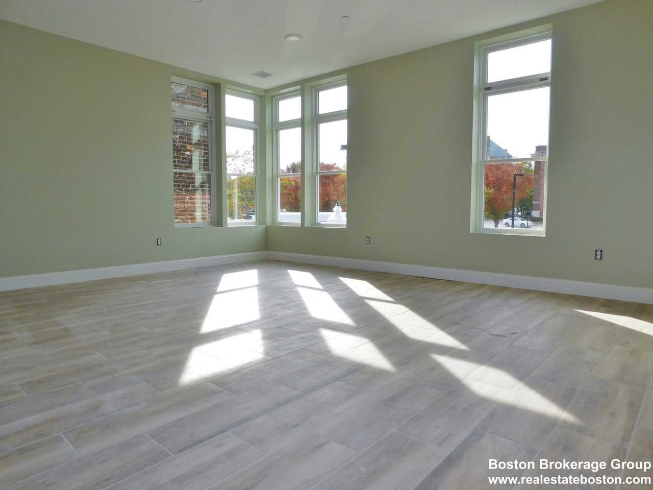 10 Roxbury St. - Photo 7 of 50