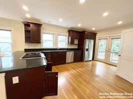 featured image of 15 Sunset St #1