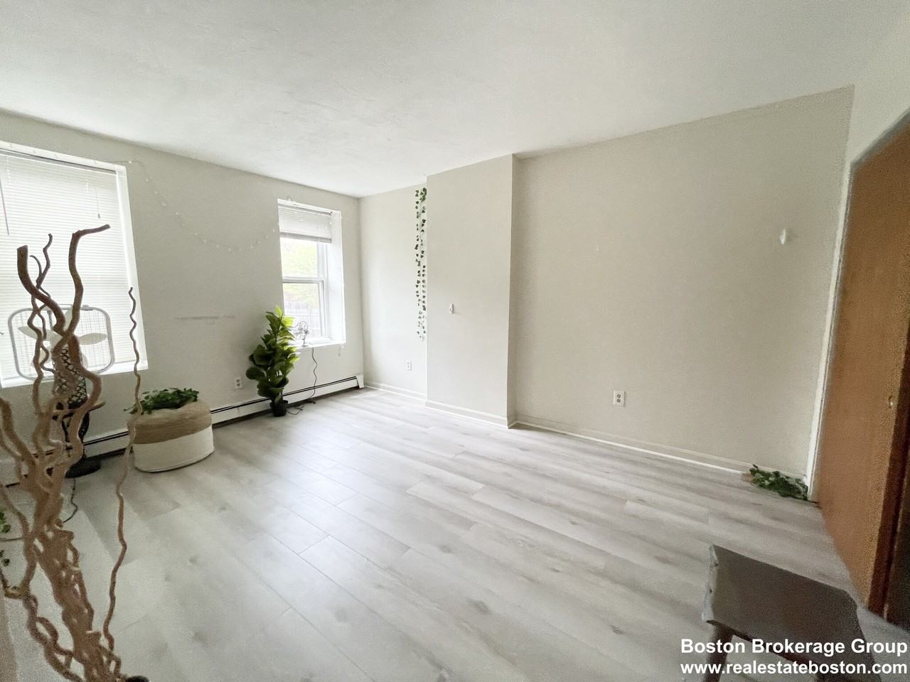 92 Hammond St. - Photo 5 of 22