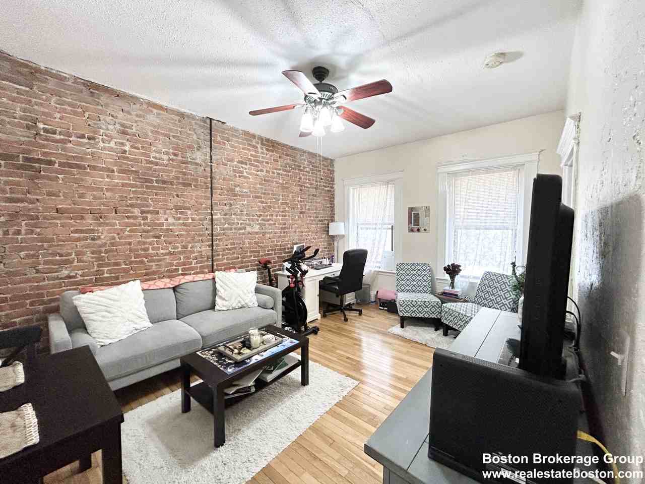 39 Hemenway St. - Photo 4 of 17