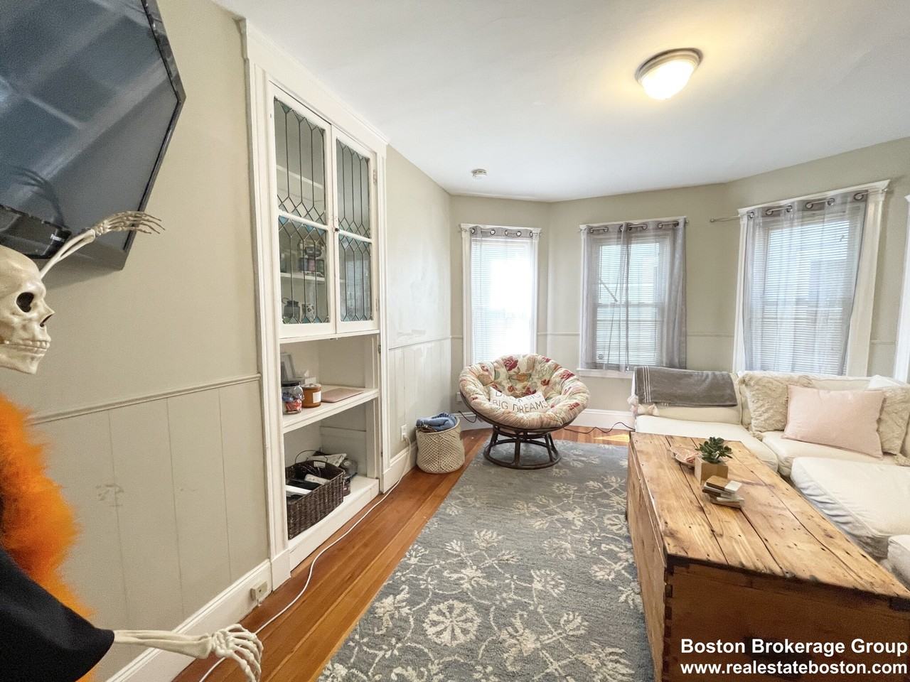 9 Taft St #1 - Photo 4 of 10