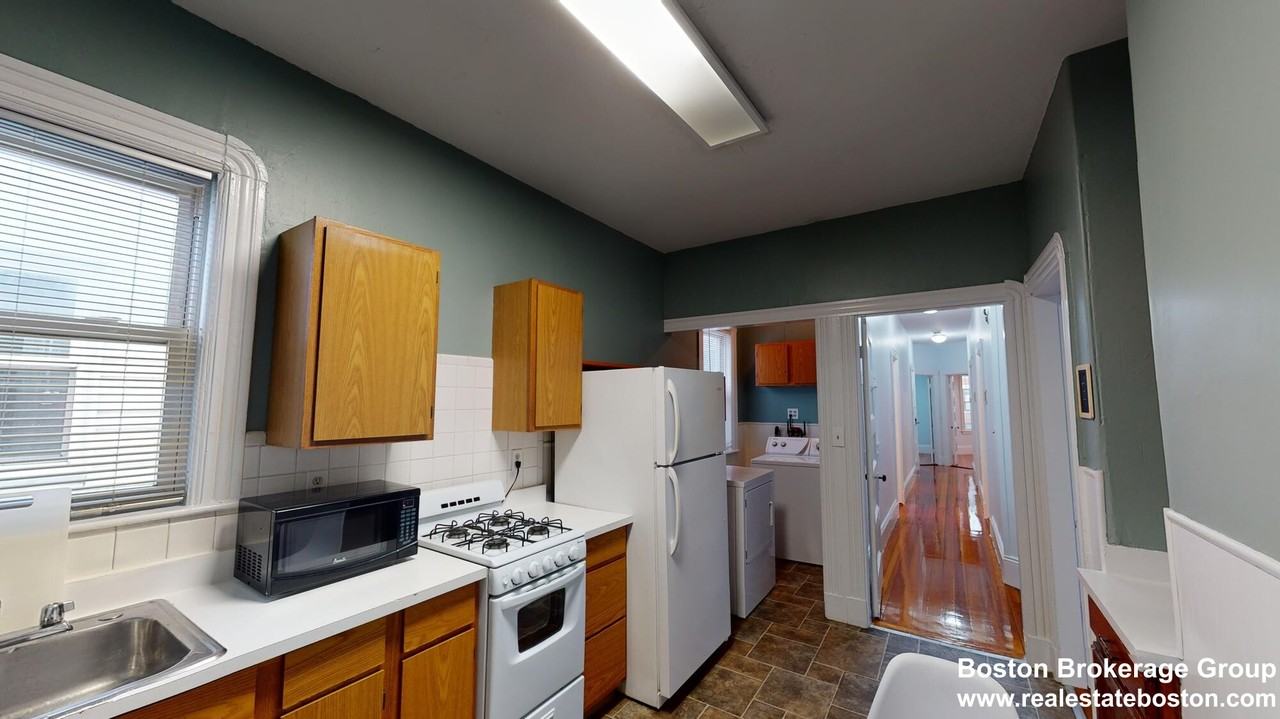 789 Columbia Rd #3 - Photo 2 of 17