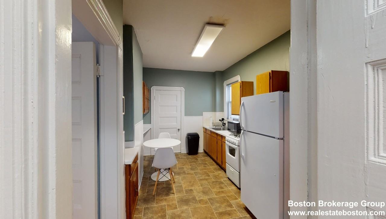 789 Columbia Rd #3 - Photo 3 of 17