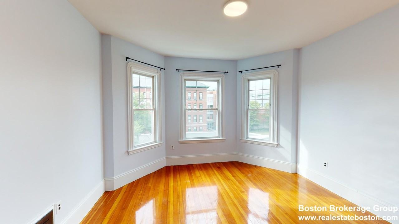 789 Columbia Rd #3 - Photo 5 of 17