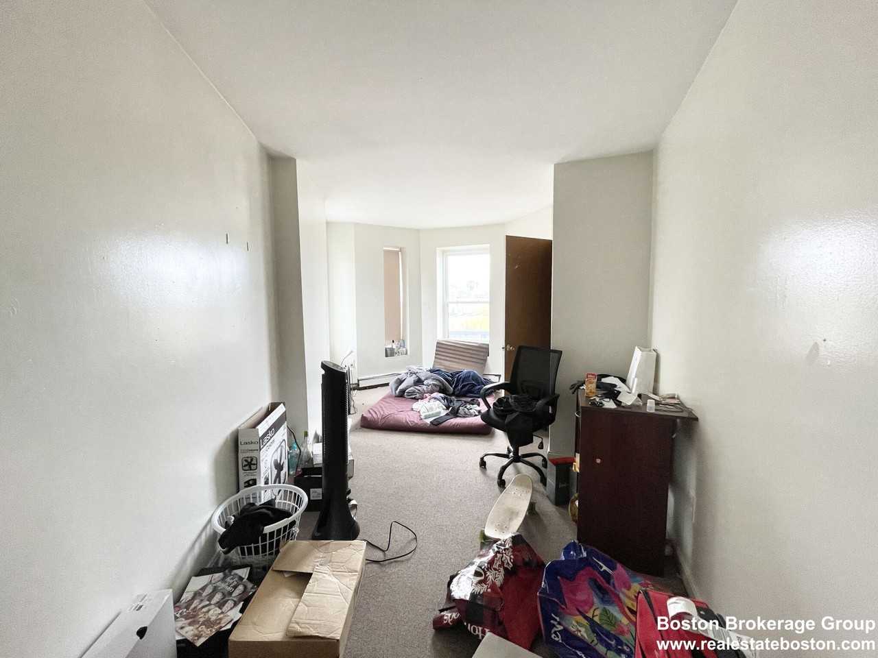 96 Hammond St. - Photo 4 of 7