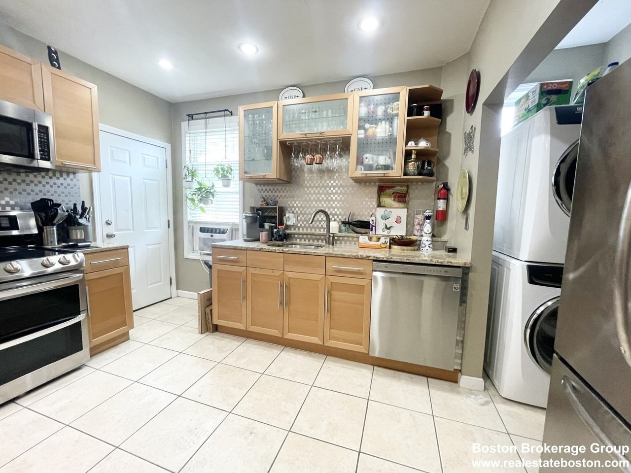 9 Mount Pleasant Ave #3 - Photo 2 of 10