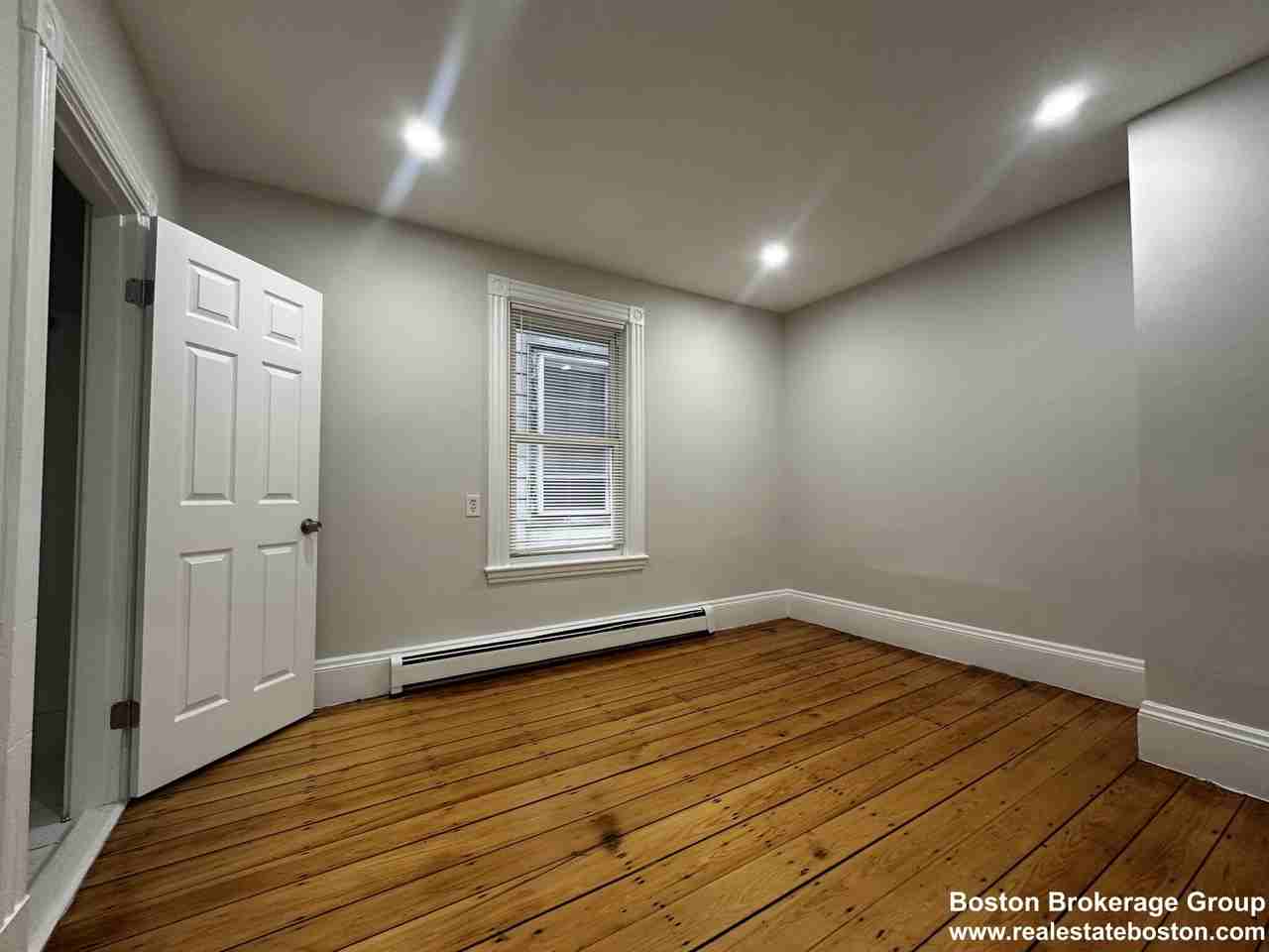 22 Howell St. - Photo 4 of 7