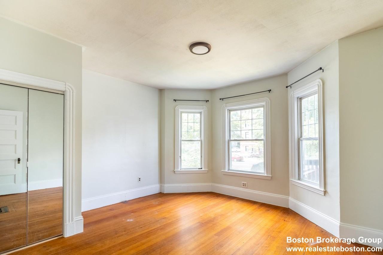 787 Columbia Rd #1 - Photo 3 of 12