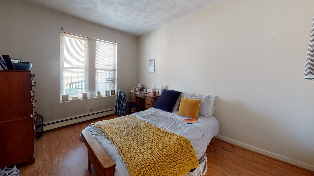 18 South Huntington Ave. - Photo 4 of 34