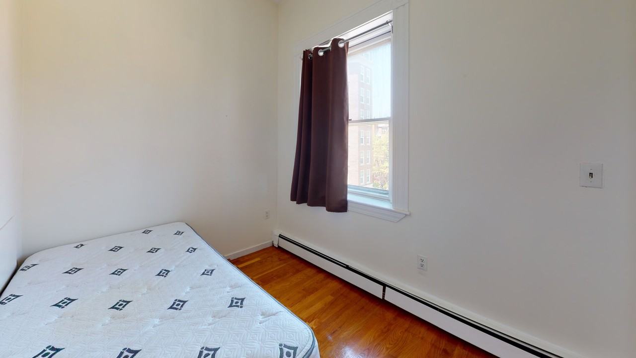 591 Beacon St. - Photo 3 of 9