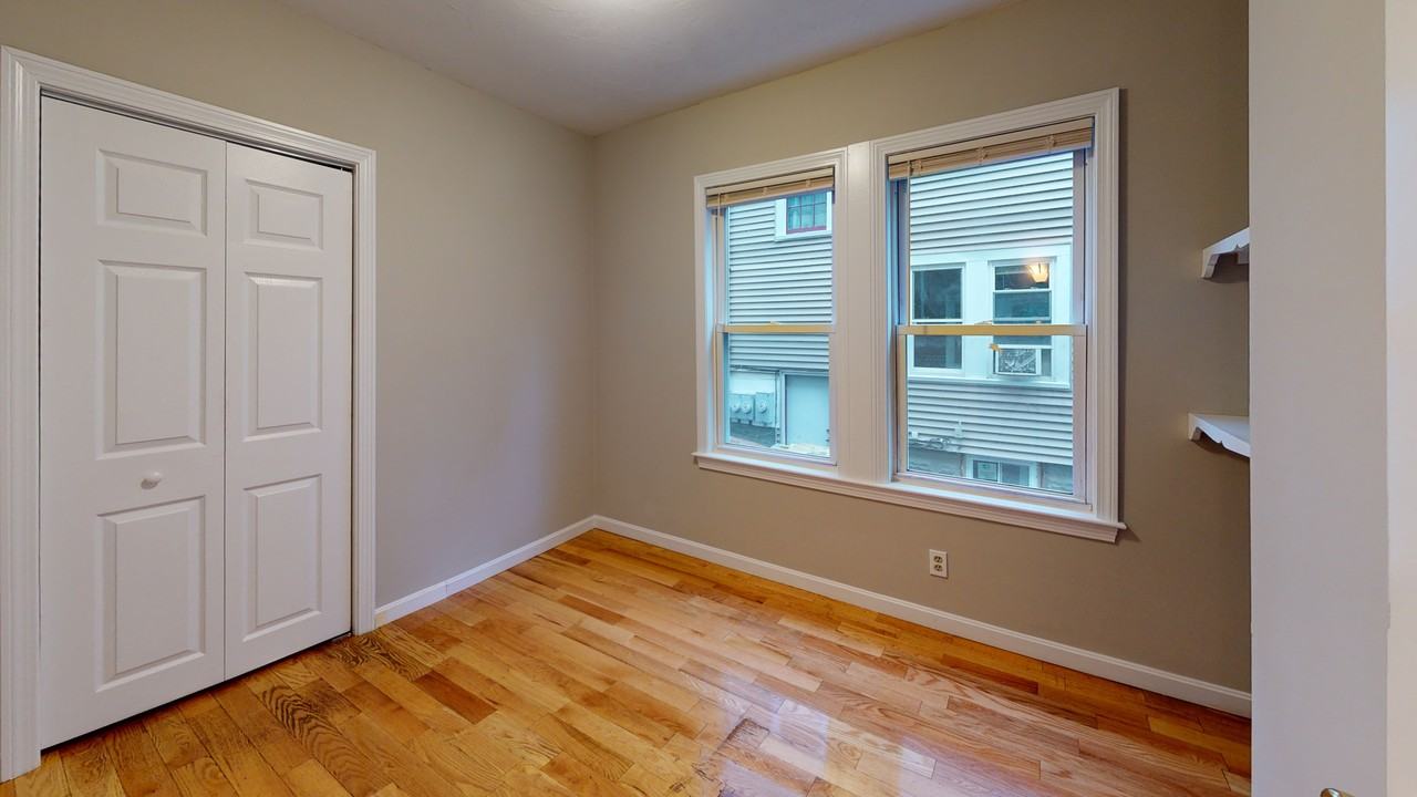 5 Edgar Ter. - Photo 4 of 27