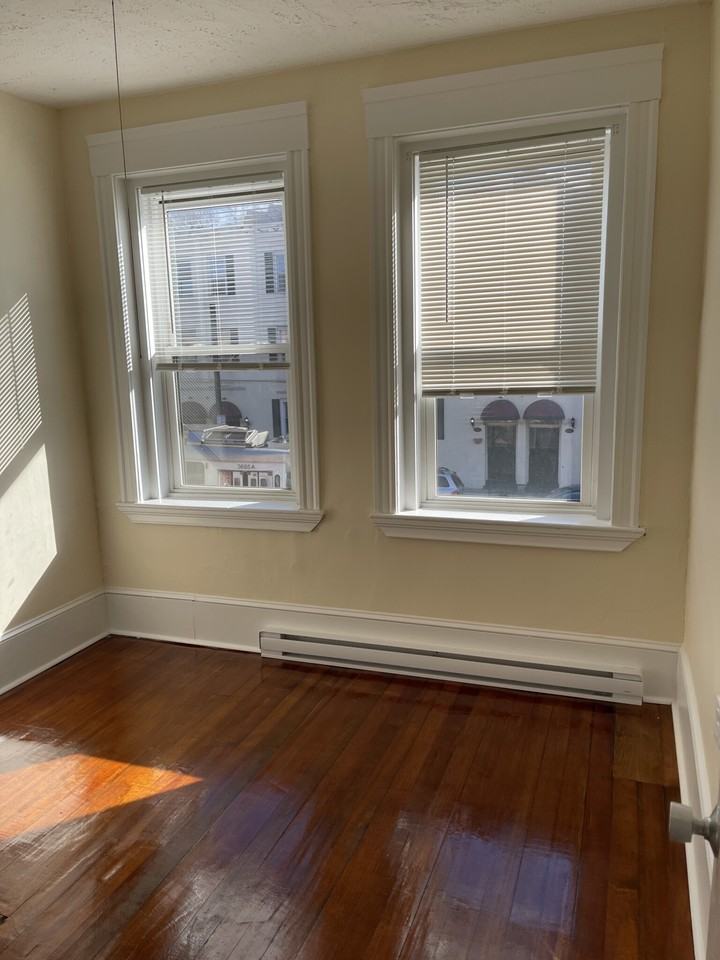 895 Huntington Ave. - Photo 4 of 20