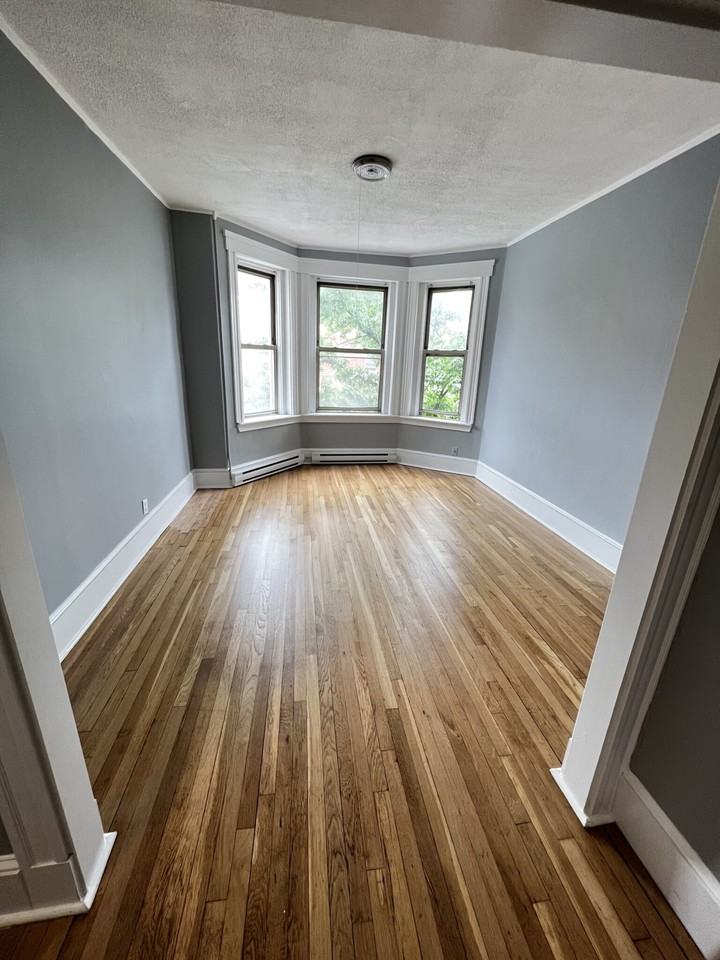 883 Huntington Ave. - Photo 6 of 17