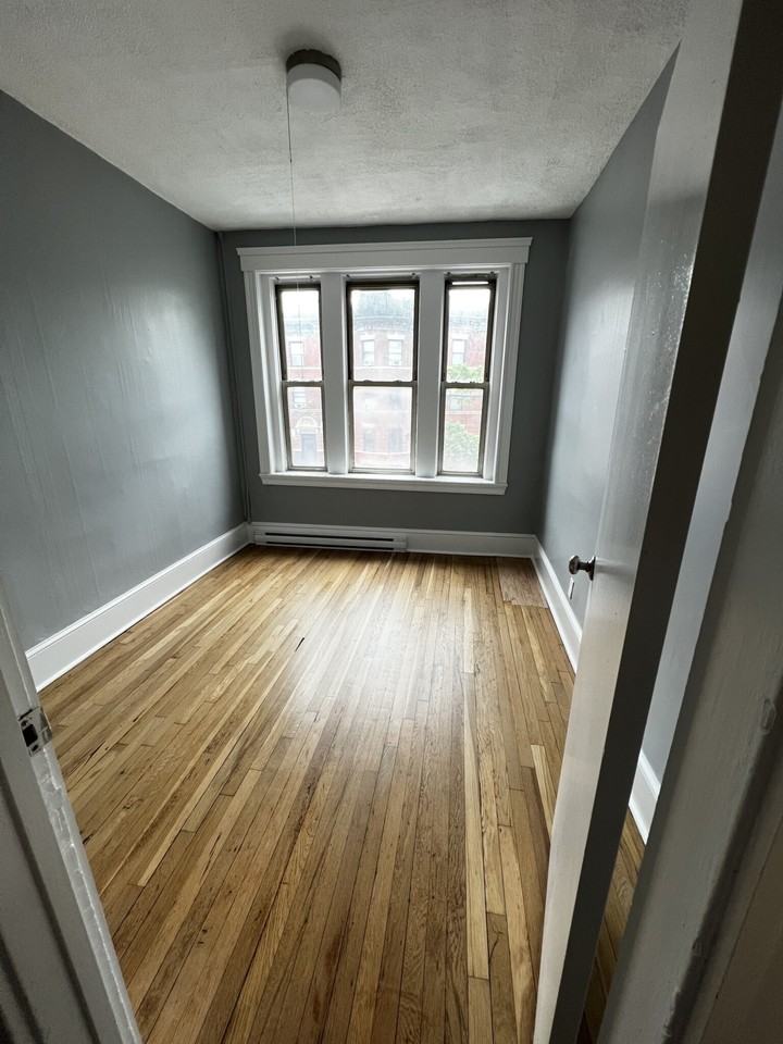 883 Huntington Ave. - Photo 7 of 17