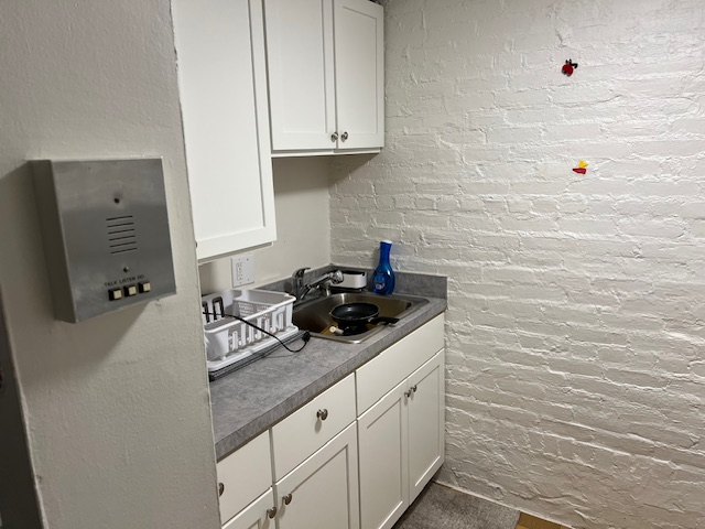 886 Huntington Ave. - Photo 2 of 31