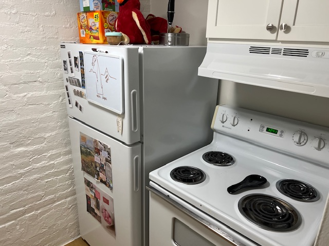 886 Huntington Ave. - Photo 4 of 31