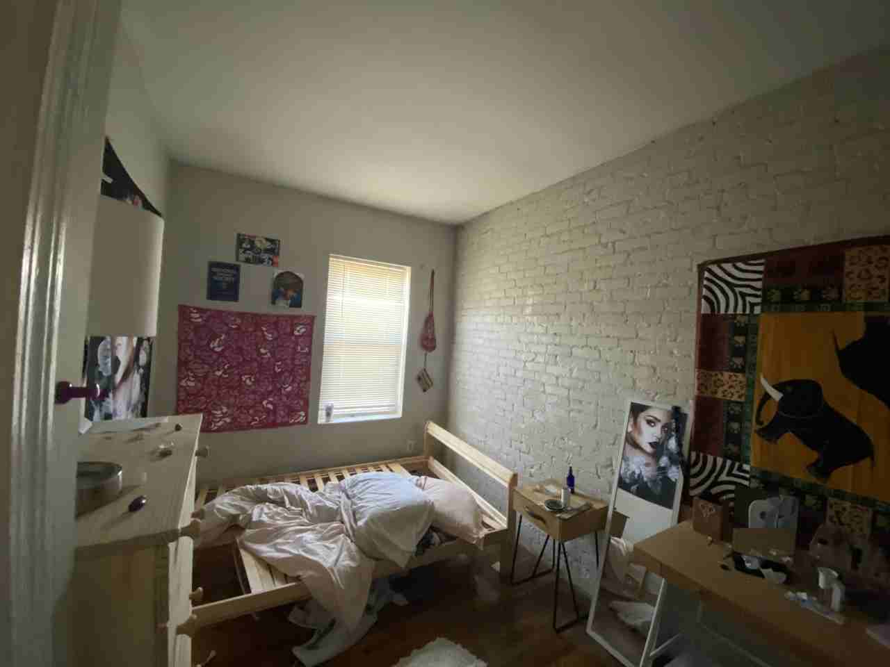 886 Huntington Ave. - Photo 4 of 31