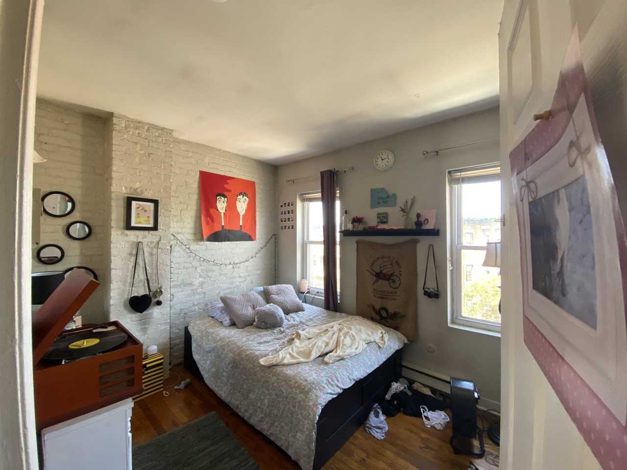 886 Huntington Ave. - Photo 5 of 31